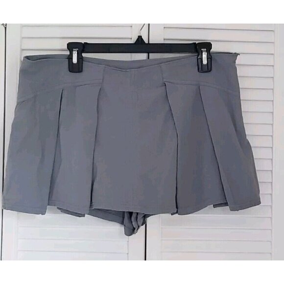 NEW FREE PEOPLE HEARTBREAKER GRAY PLEATED MINI SKORT SZ 12 - Picture 5 of 10